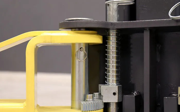 MaxJax M7K Portable Two Post Lift Supreme Package