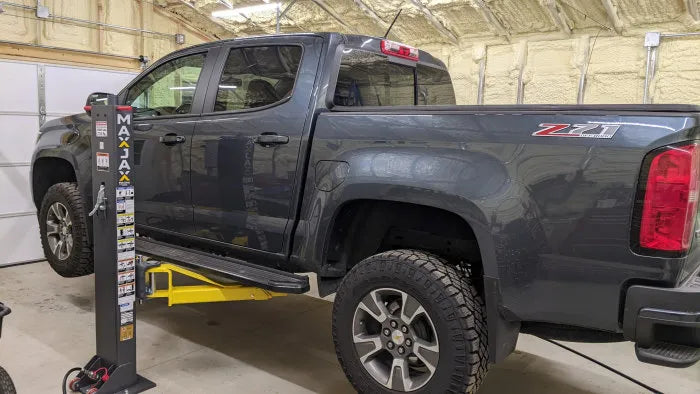 MaxJax M7K Portable Two Post Lift Supreme Package